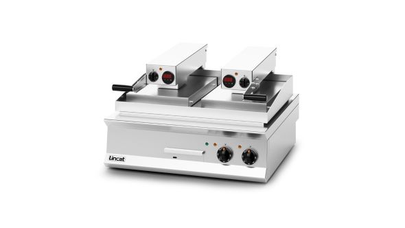 Lincat OE8210/R Electric Clam Griddle - Ribbed Upper Plate 800mm Wide