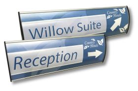 100x400mm Directional Curved Contemporary Sign System with insert