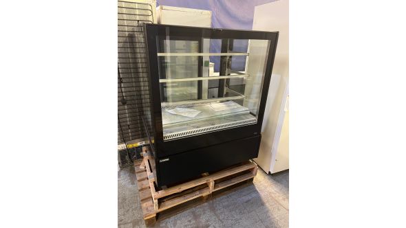  22003583 GRADED-01000-CHOPIN1000FV-VVR-CHOPIN PATISSERIE DISPLAY