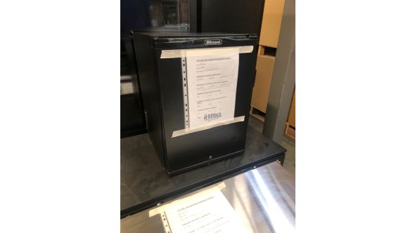 Blizzard C2722312043-XC-40A GRADED-02085 BMB40 Single Solid Door Mini Bar