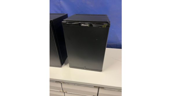 Blizzard C2722408015-XC-40A GRADED-02240 BMB40 Single Solid Door Mini Bar