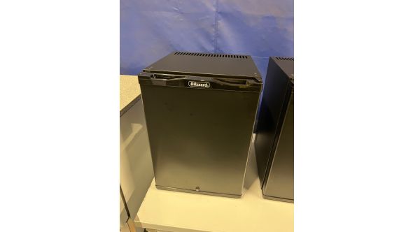 Blizzard C2722408018-XC-40A GRADED-02241 BMB40 Single Solid Door Mini Bar