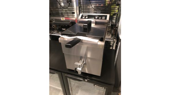 Blizzard C452406009-BT300Z8D GRADED-02189 BIF 8L Single Tank Induction Fryer