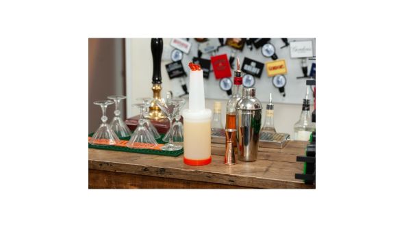 Beaumont Save and Pour Quart Orange 8020-ORA
