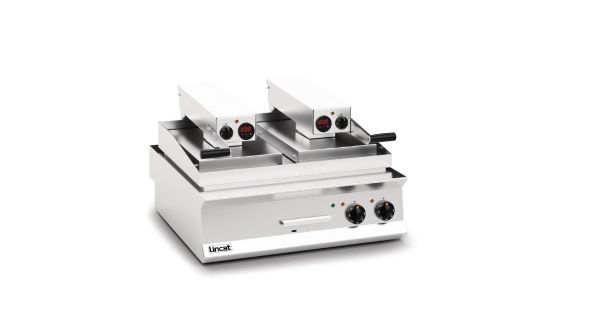 Lincat OE8210/FR Electric Clam Griddle - 1 x Flat Plate; 1 x Ribbed Plate 800mm Wide