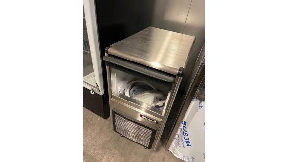 Blizzard FA59C-24120063 GRADED-02235 BIM25 25kg Integral Ice Maker