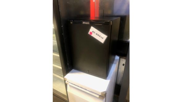 Blizzard C2721910037-XC-40A GRADED-01108-BMB40 Single Solid Door Mini Bar